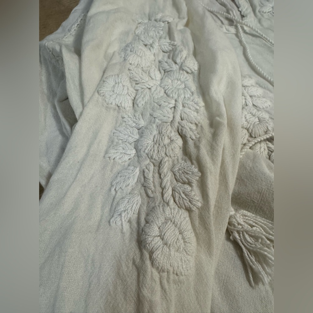 Faherty Cream boho Embroidered Blouse - Picture 6 of 8